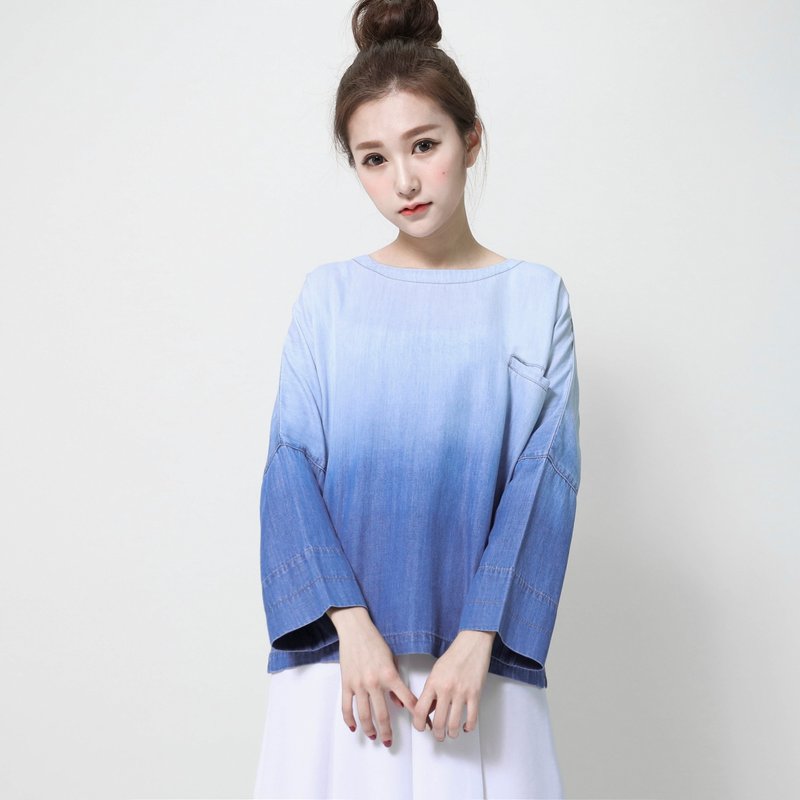 SU:MI said Gradient 牛仔渐层短版上衣_5AF001_牛仔蓝 - 女装上衣 - 棉．麻 蓝色