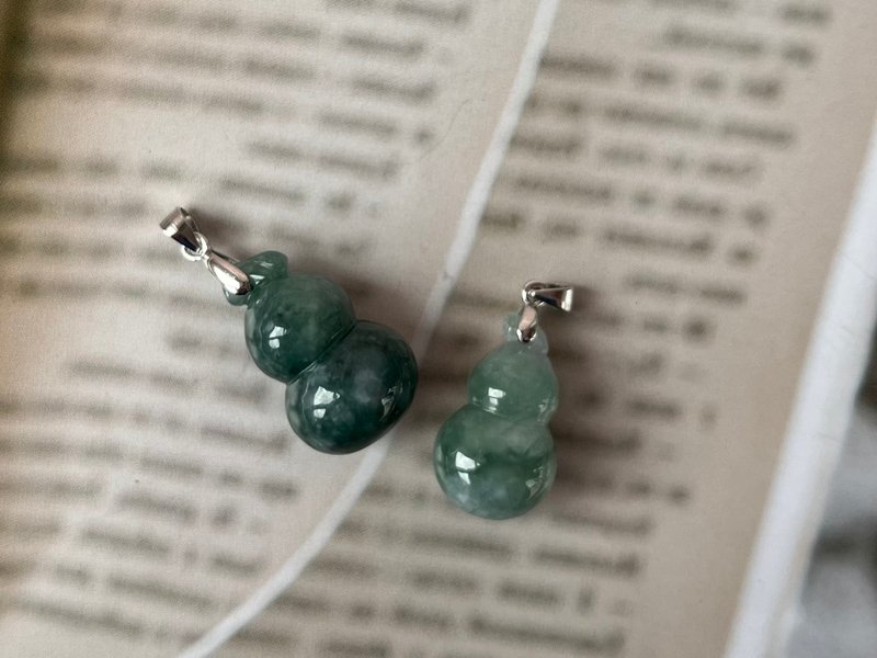 翡翠葫芦吊坠一对 - 吊饰 - 玉石 绿色