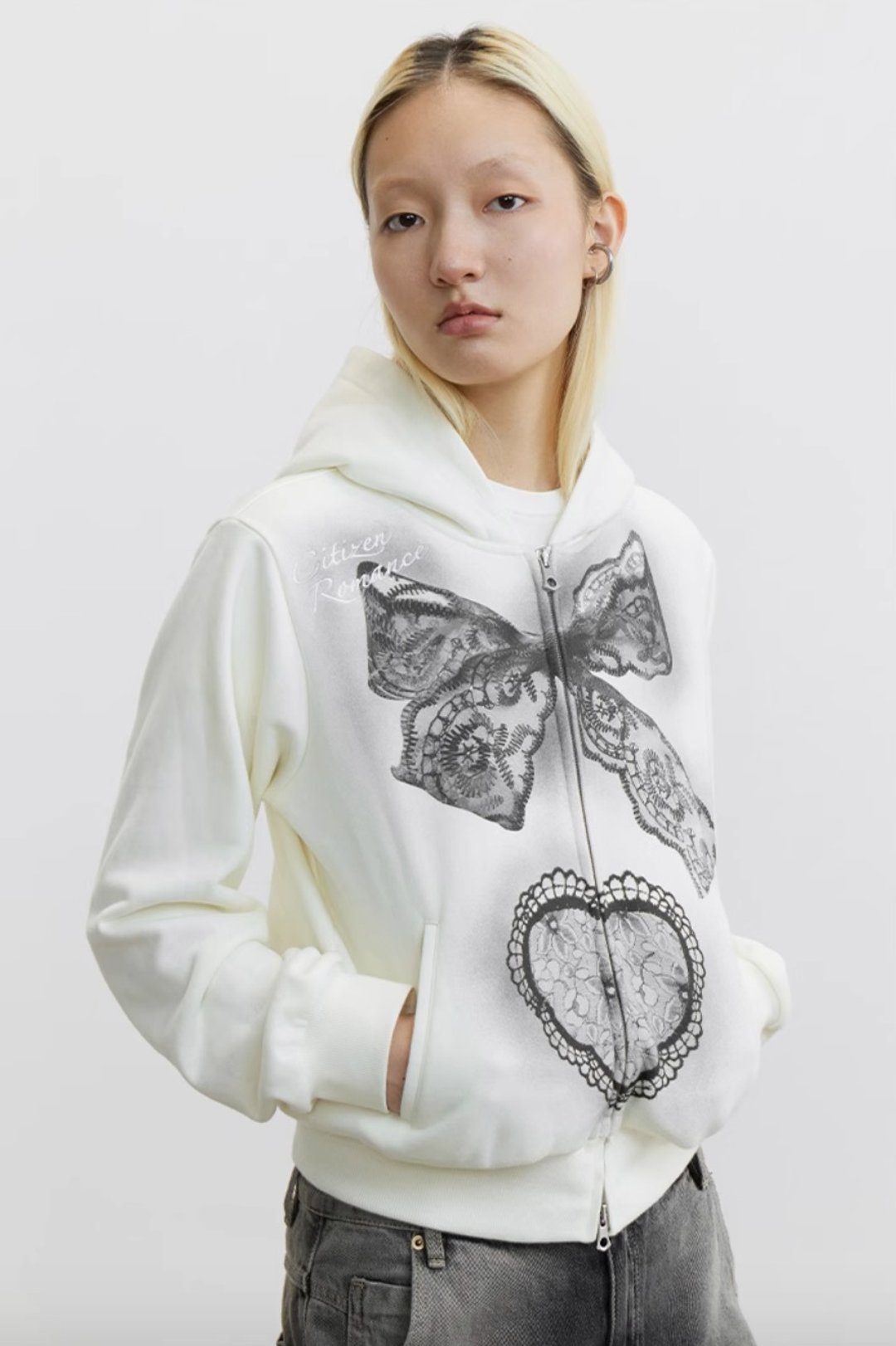Bowknot Sweater 蕾丝喷绘薄绒短卫衣 - 中性连帽卫衣/T 恤 - 棉 白色