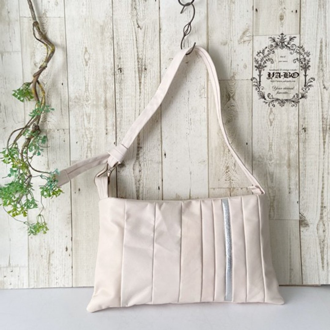 Horse leather stripe * Off-white * Soft and light one-shoulder horizontal - 侧背包/斜挎包 - 真皮 