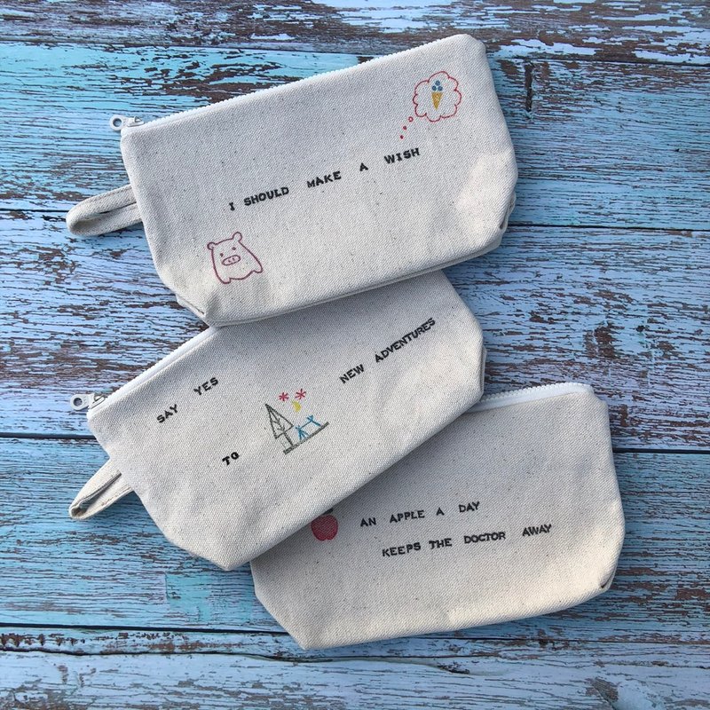 帆布收纳包 / 橡皮章印花图案(大) - 化妆包/杂物包 - 棉．麻 