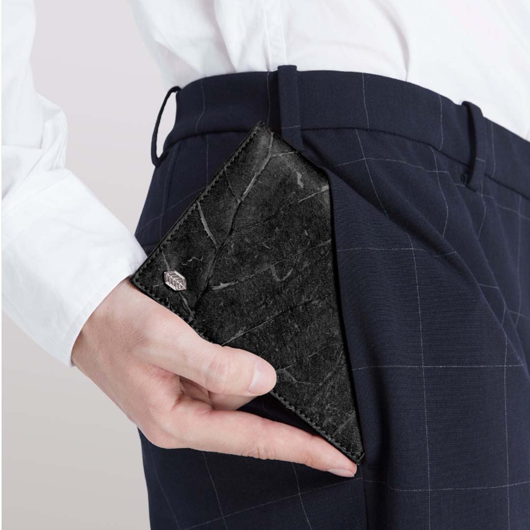 Vegan Passport Holder - Black - 护照夹/护照套 - 植物．花 黑色