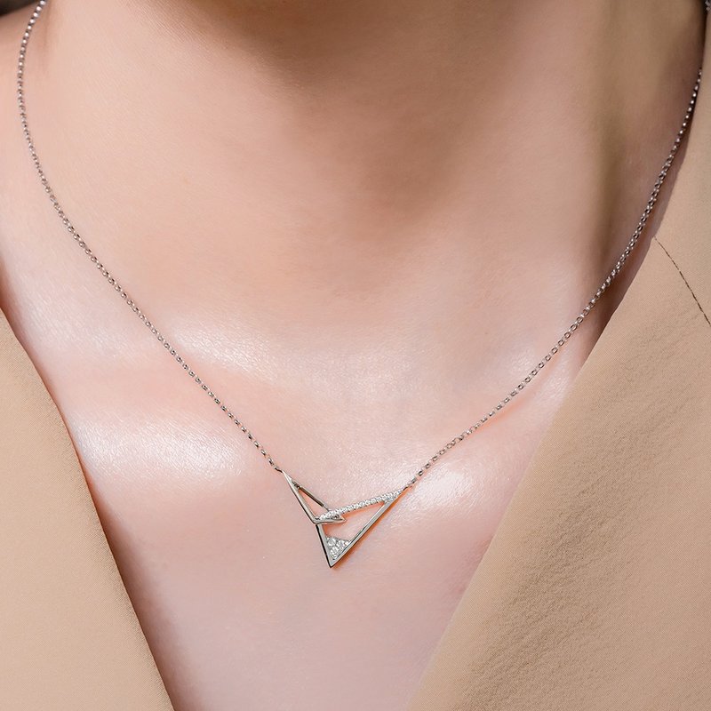 新品 京华钻石 钻石项链 18K 金 天然钻石 共 0.06 克拉 几何光韵 - 项链 - 钻石 