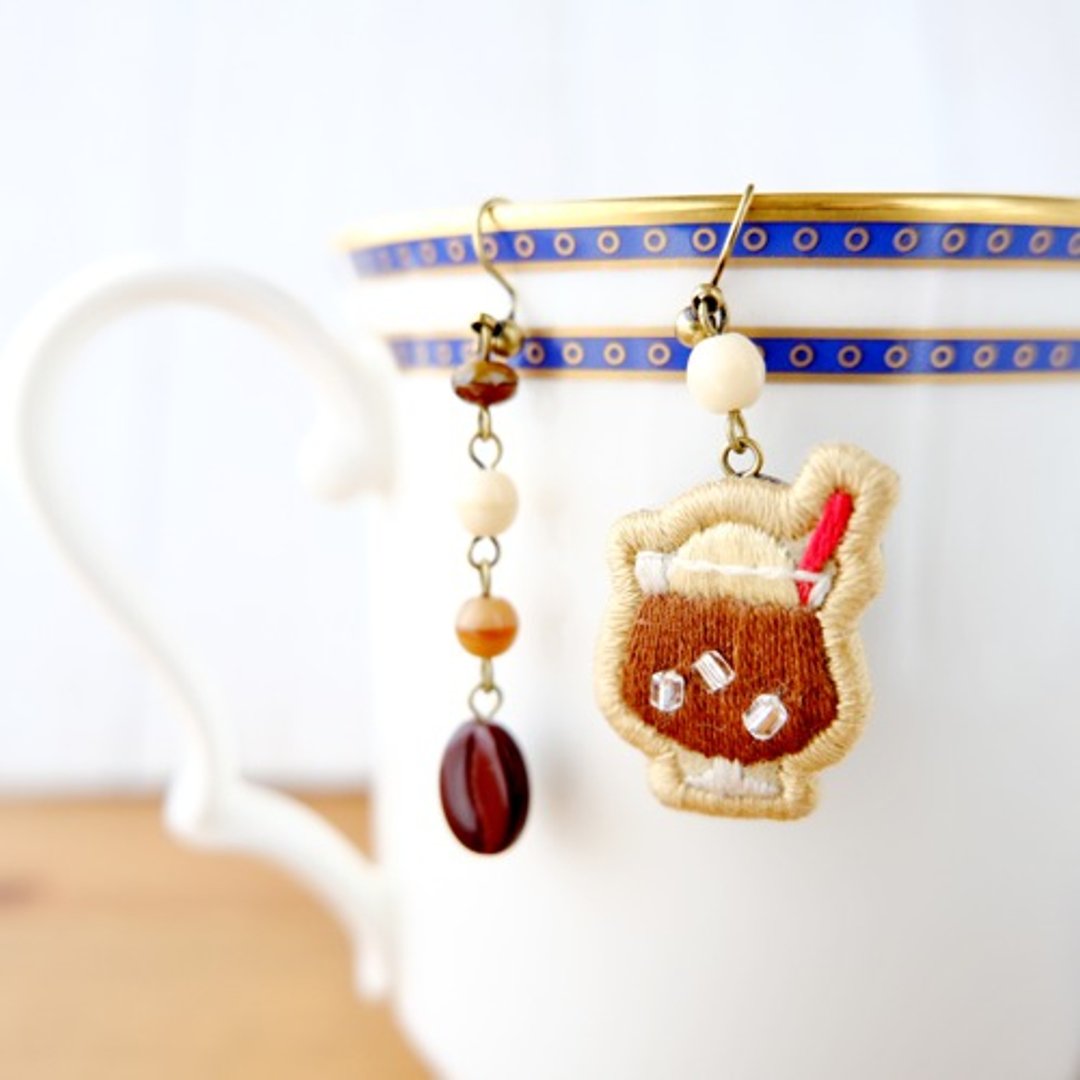 cafe Earrings / Clip-On(Coffee Float) * Embroidery Embroidery - 耳环/耳夹 - 棉 