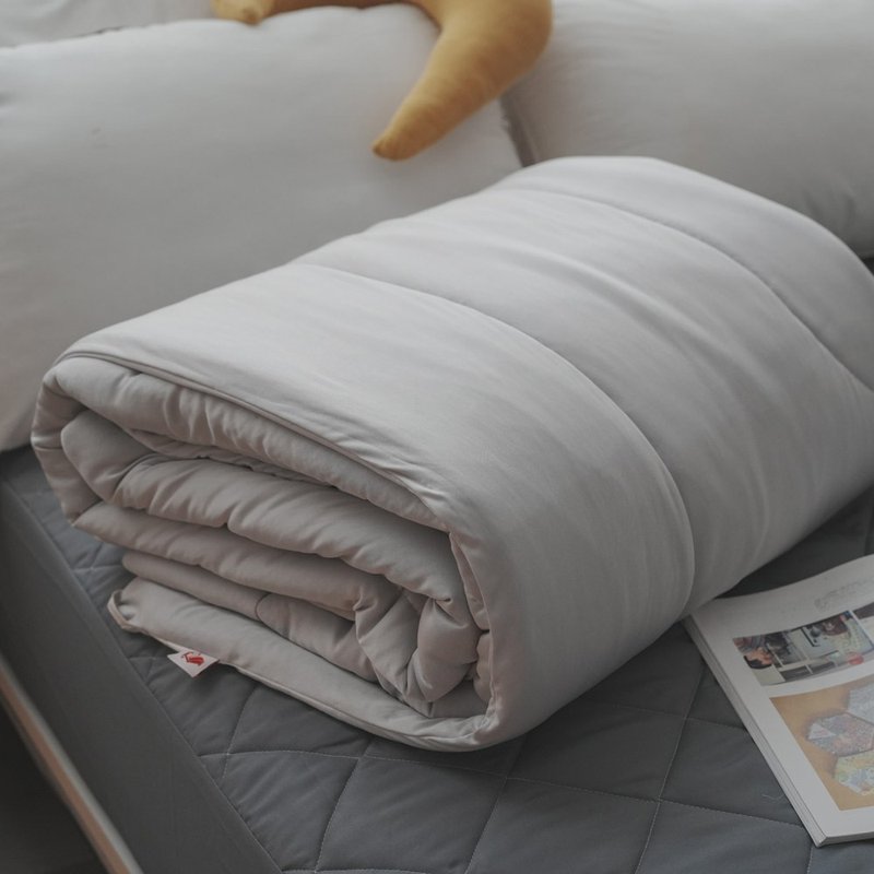 石墨烯水洗呼吸被 (双人) 50%石墨烯棉 3M吸湿排汗 台湾制 - 被子/毛毯 - 其他人造纤维 灰色