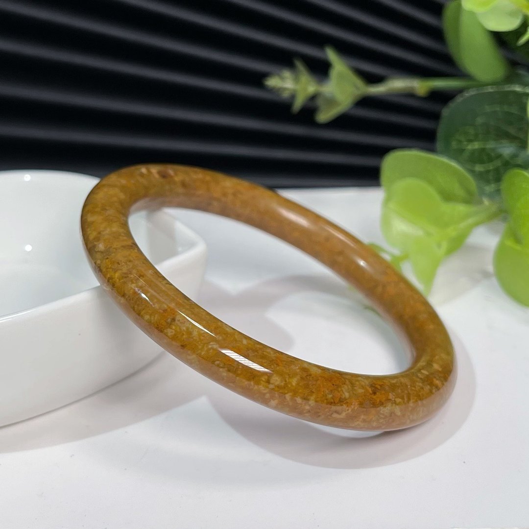 天然蜜糖色玛瑙手镯53+MM 镯体飘桂花圆条手环 上手甜美秀气 - 手链/手环 - 半宝石 