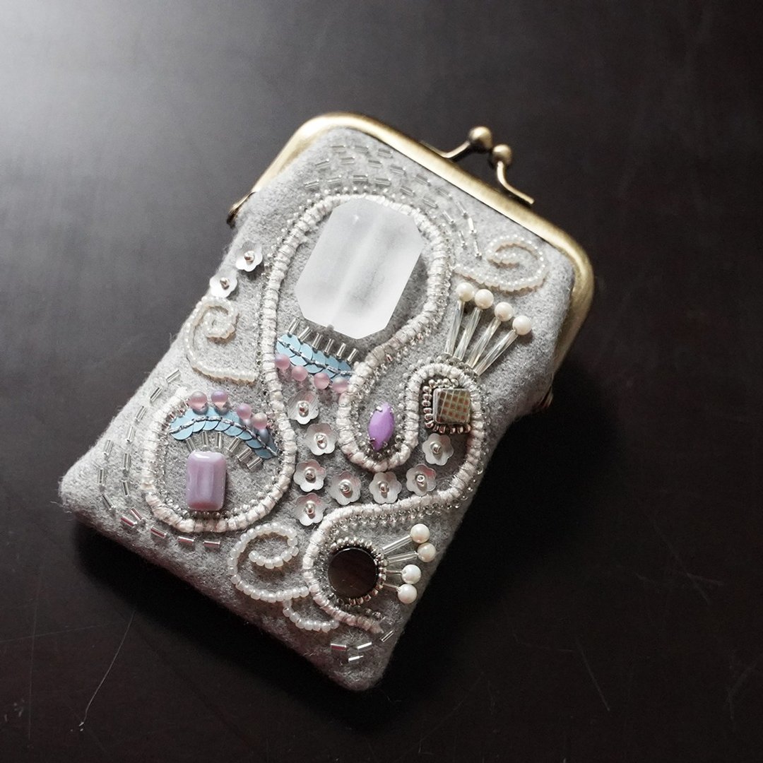 Gamaguchi sparkle 19 with a perfectly sized card - 名片夹/名片盒 - 羊毛 灰色