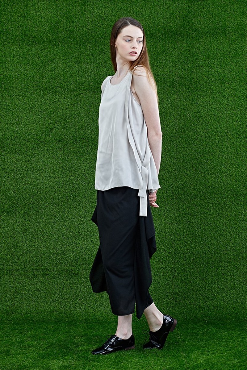 【换季特卖】浅米色缎面绑带背心 - 女装上衣 - 其他材质 卡其色