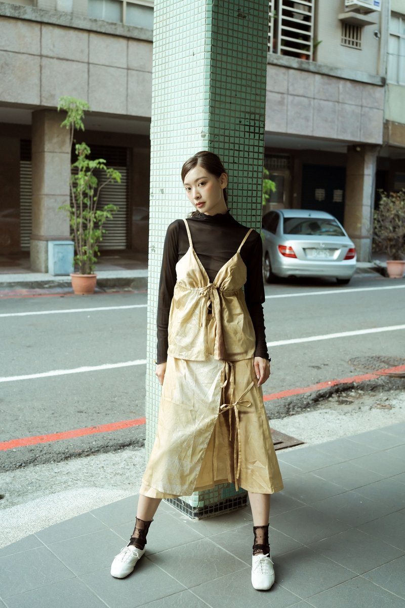 金棕色手绘印花细肩带背心 - 女装背心 - 棉．麻 金色