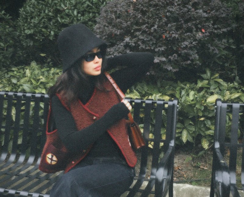 【游牧异域感】 新中式復古藏服/手工绣边背心 - 女装背心 - 其他材质 红色