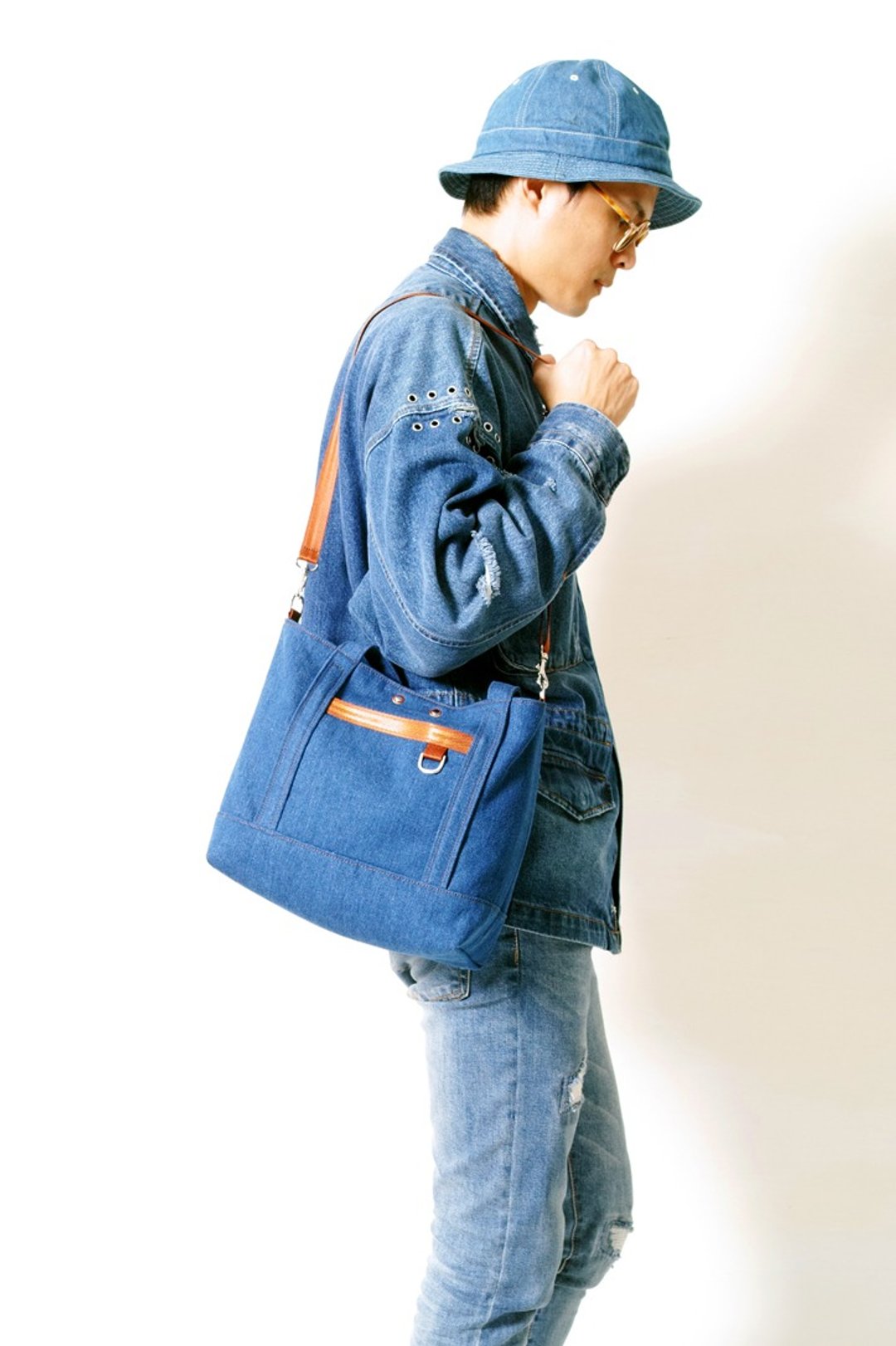DENIM-手做丹宁牛仔帆布手提/斜侧背/平板电脑包 - 侧背包/斜挎包 - 棉 蓝色