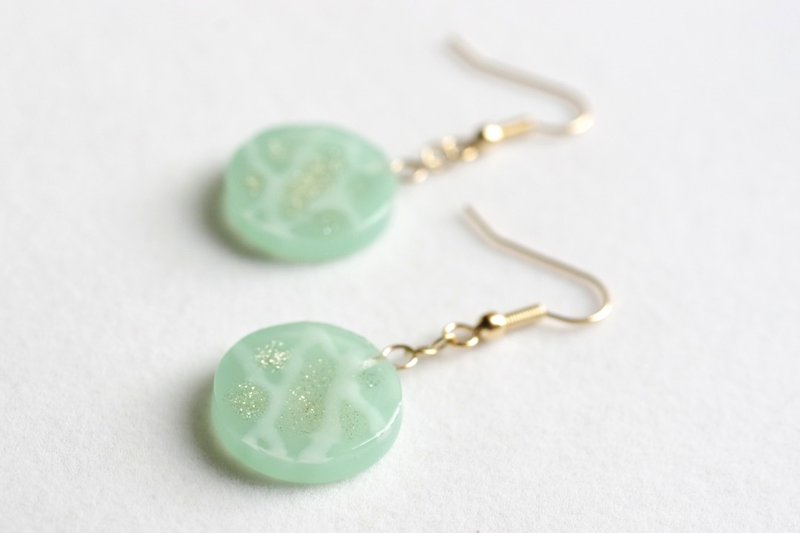 树脂艺术 圆形耳环・雪融无声 - 耳环/耳夹 - 树脂 绿色