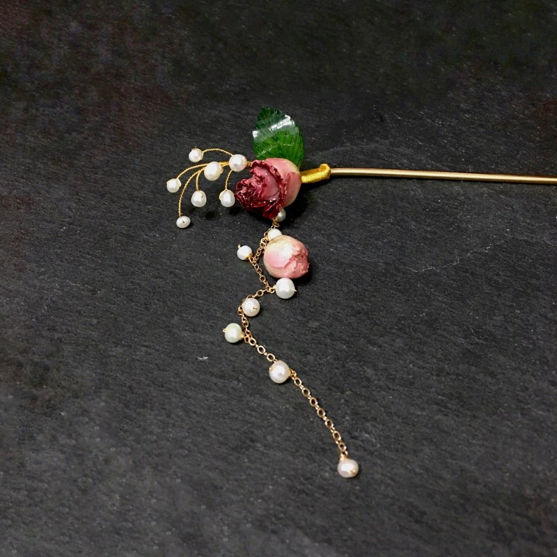 【玫瑰。奔放】天然珍珠玫瑰花簪。树脂。干燥花。发簪。发饰。 - 发饰 - 植物．花 红色