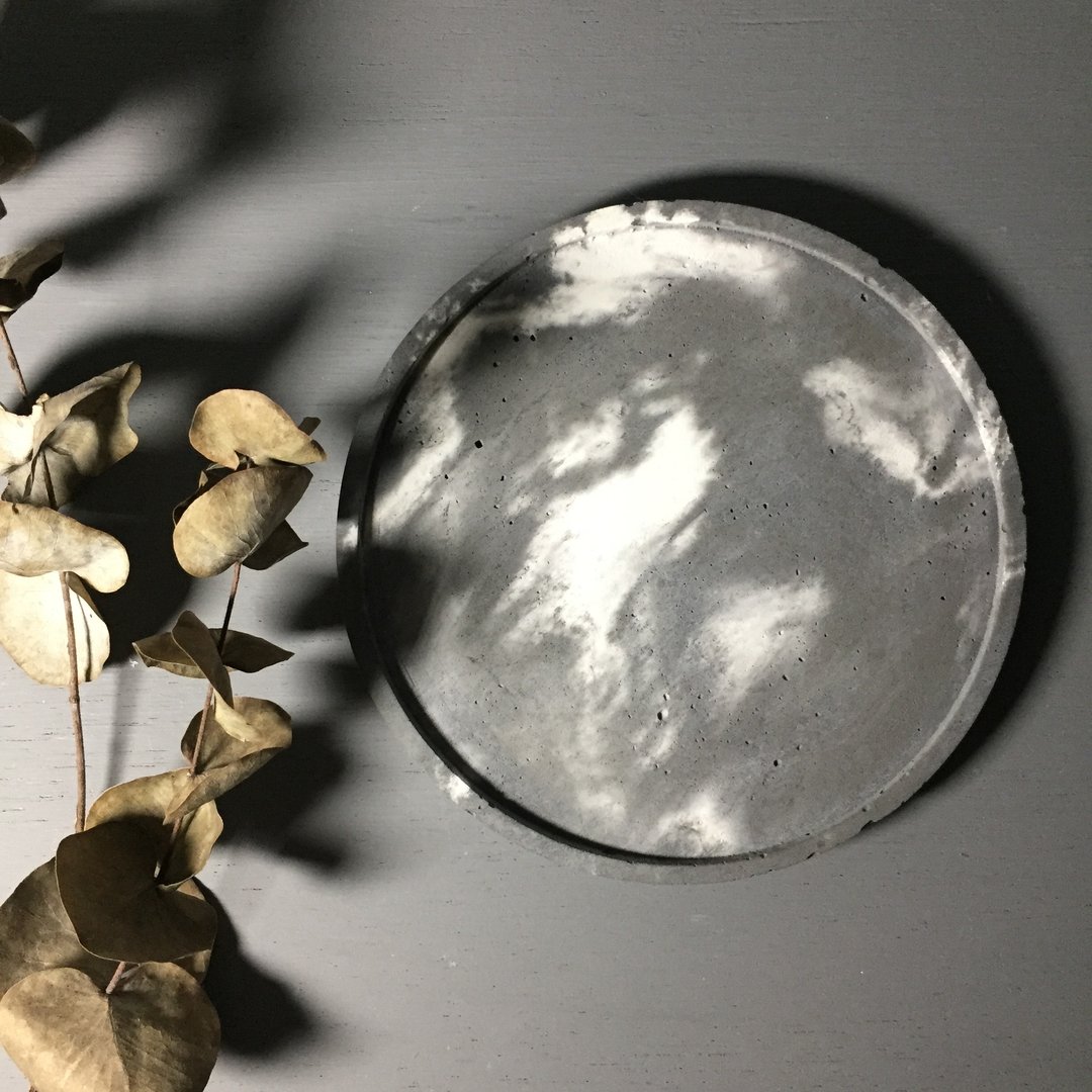 雷暴 - 水泥圆形置物碟 大 - 收纳用品 - 水泥 灰色