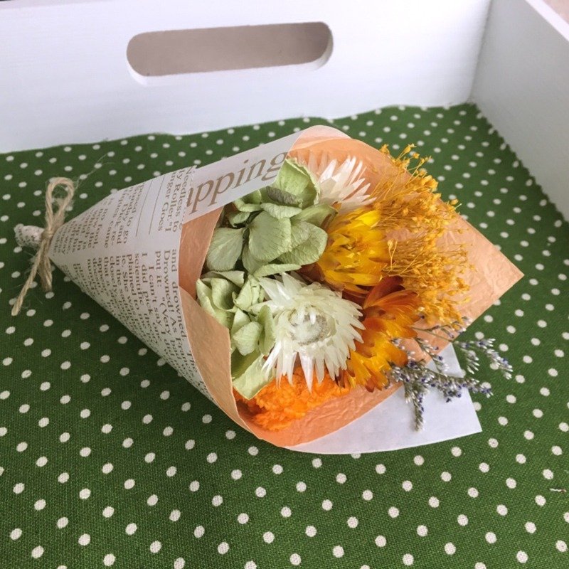花丘｜干燥迷你花束-橘色  干燥花 交换礼物 花礼 婚礼小物 毕业礼物 - 植栽/盆栽 - 植物．花 橘色