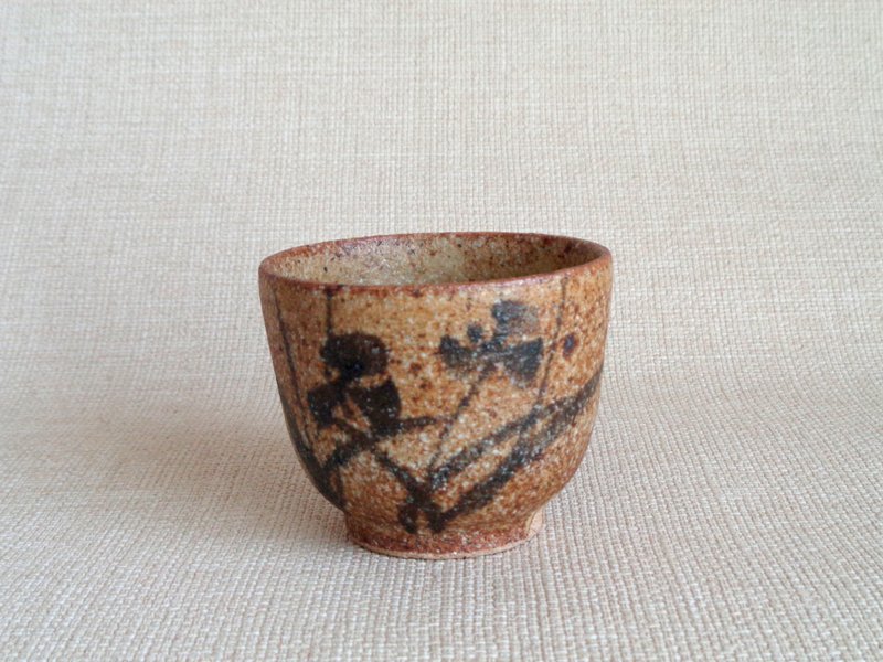 铁画花卉图案茶杯 - 茶具/茶杯 - 陶 咖啡色