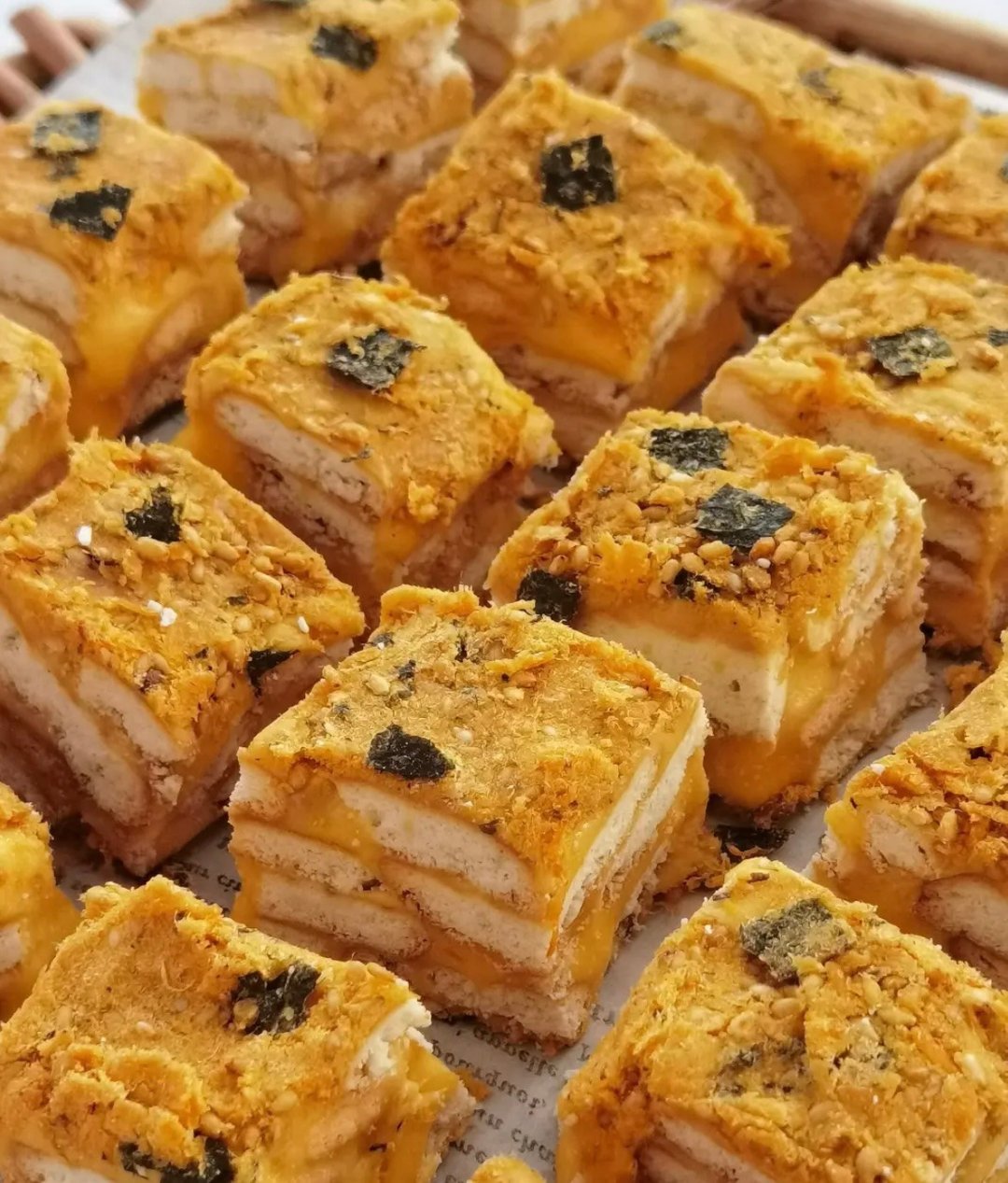 咸蛋黄肉松雪Q饼 - 手工饼干 - 新鲜食材 咖啡色