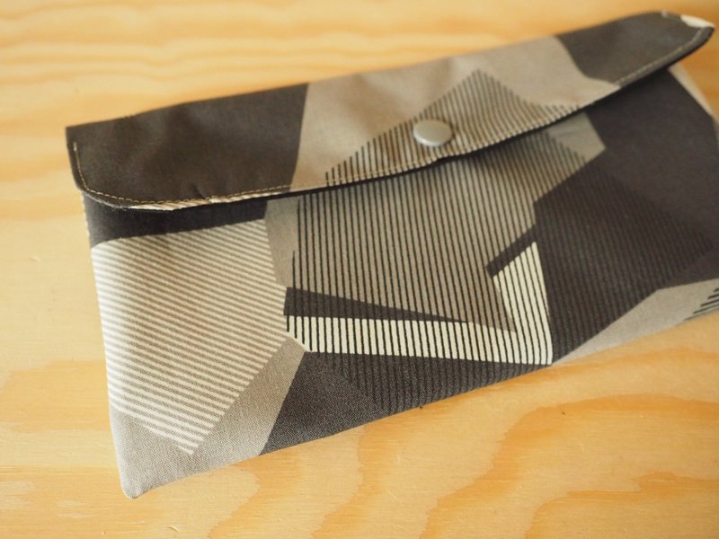 手工制作 黑色几何 双层防水口罩袋 可放成人口罩 - 化妆包/杂物包 - 棉．麻 黑色