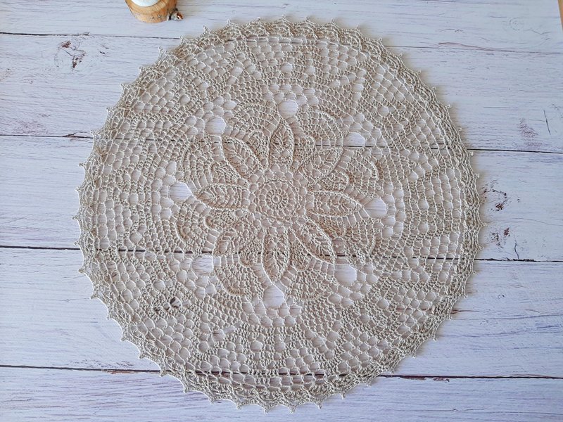 Handmade doily eco-friendly home décor Lace table centerpiece doily - 其他 - 棉．麻 卡其色