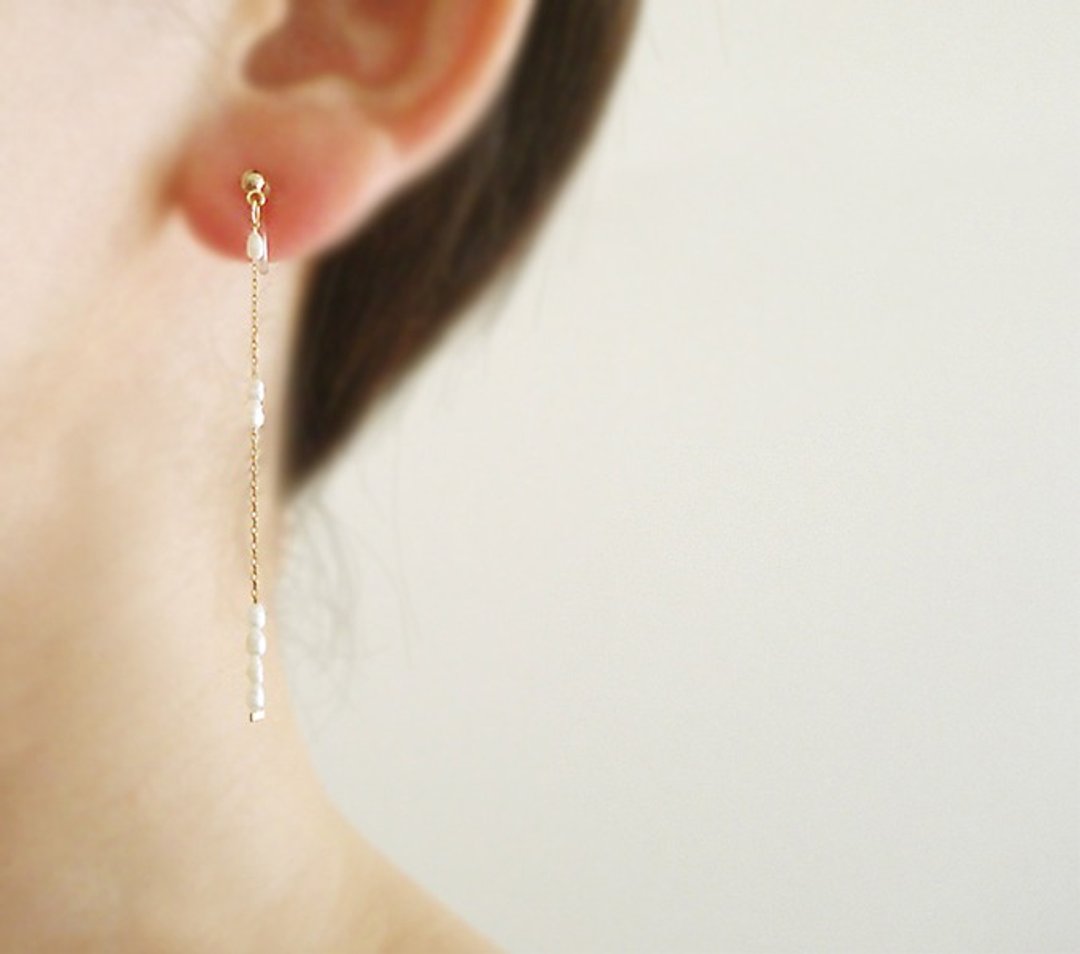 Keshi pearl with long chain, clip on earrings 夾式耳環 - 耳环/耳夹 - 珍珠 白色