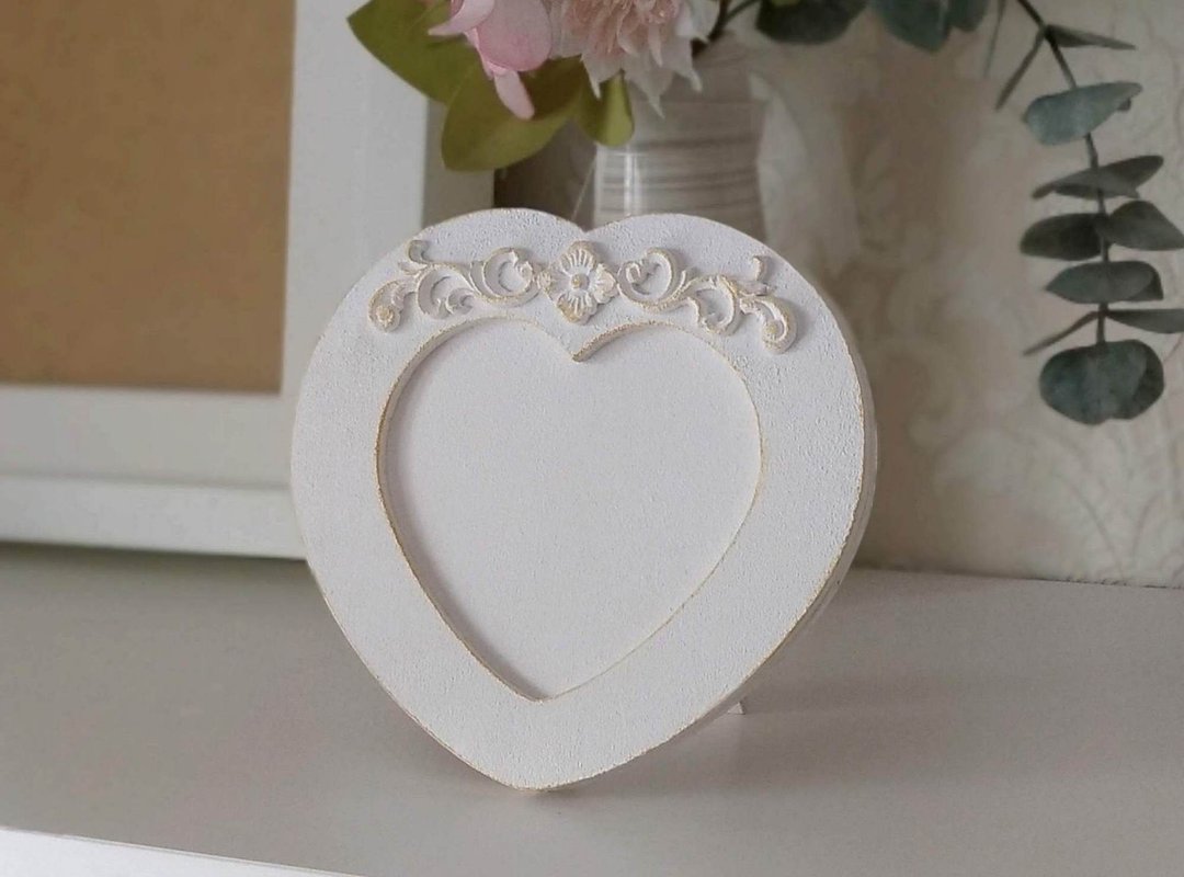 相框 Small white photo frame in shape of heart Wedding gift Mini picture frame - 画框/相框 - 木头 白色