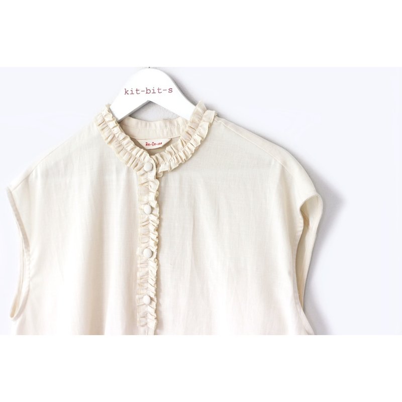 超大号衬衫，带有荷叶边袖子，由奶油色棉布制成。 - 女装上衣 - 棉．麻 