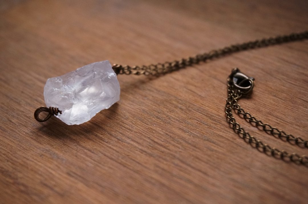 Air- Raw stone简约系列:白水晶RAW STONE 颈链 - 项链 - 宝石 白色