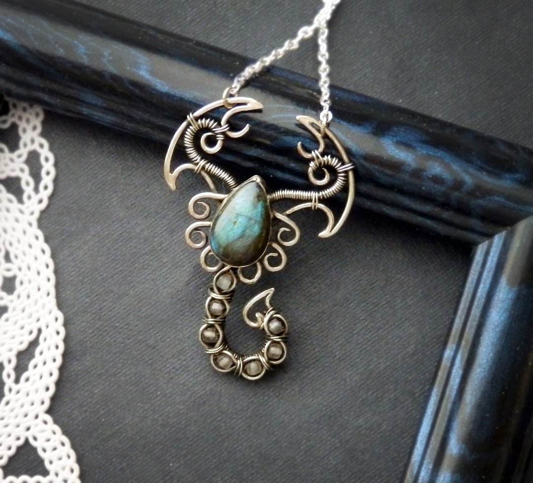 Scorpion pendant / labradorite necklace / Zodiac sign - 项链 - 其他金属 蓝色