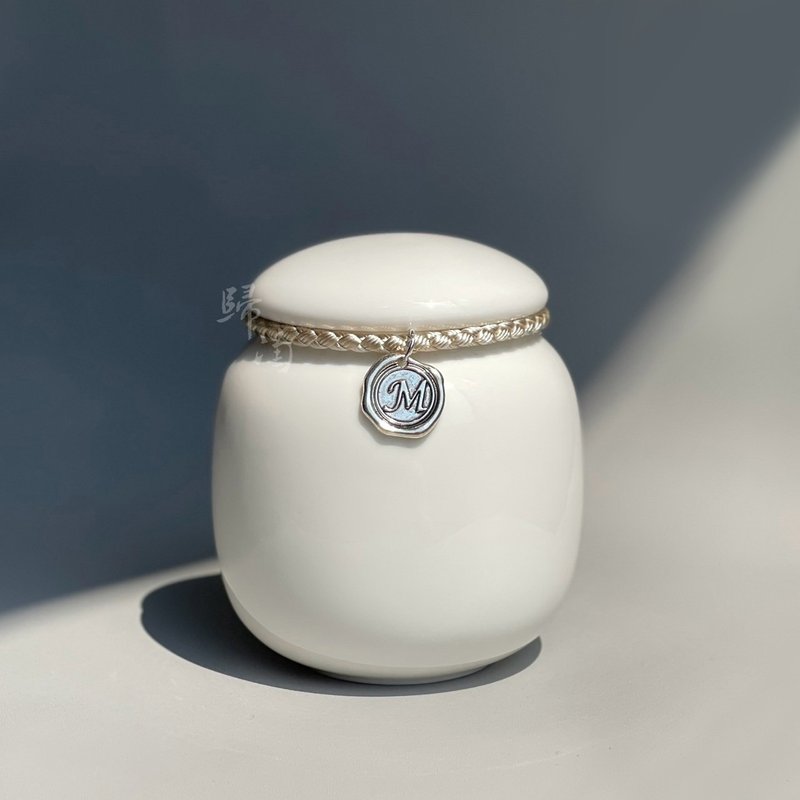 【定制化】 字母・经典素雅8公斤内 | 宠物骨灰罐 - 其他 - 陶 白色
