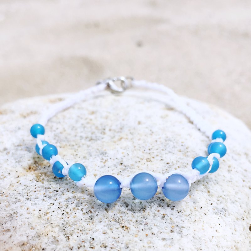 夏季蓝洋 简约风格天然石手作手链｜天然蓝玉髓｜手作极简轻珠宝｜量身订做｜夏季限定｜海边必备｜防水防汗｜纯手作饰品 - 手链/手环 - 宝石 蓝色