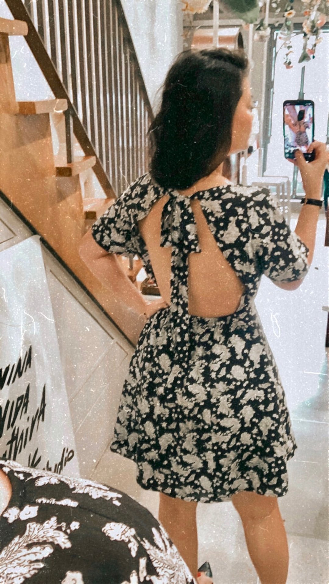 Aster Dress, One piece short dress with back cut-off and bow - 洋装/连衣裙 - 其他材质 多色