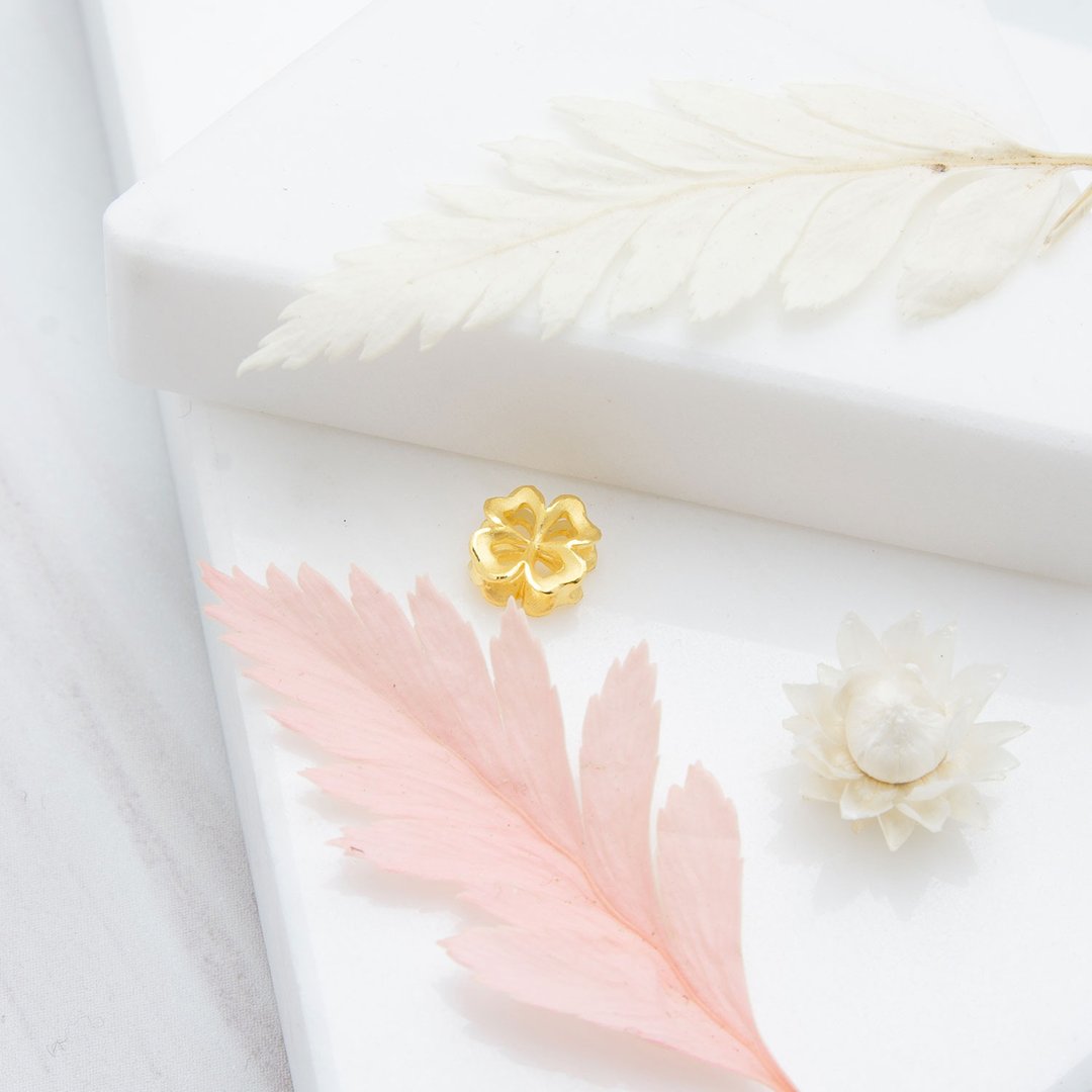 藏宝箱金饰 9999 黄金纯金 立体幸运草 四叶幸运草坠子/项链锁骨链 - 项链 - 24k 金 金色