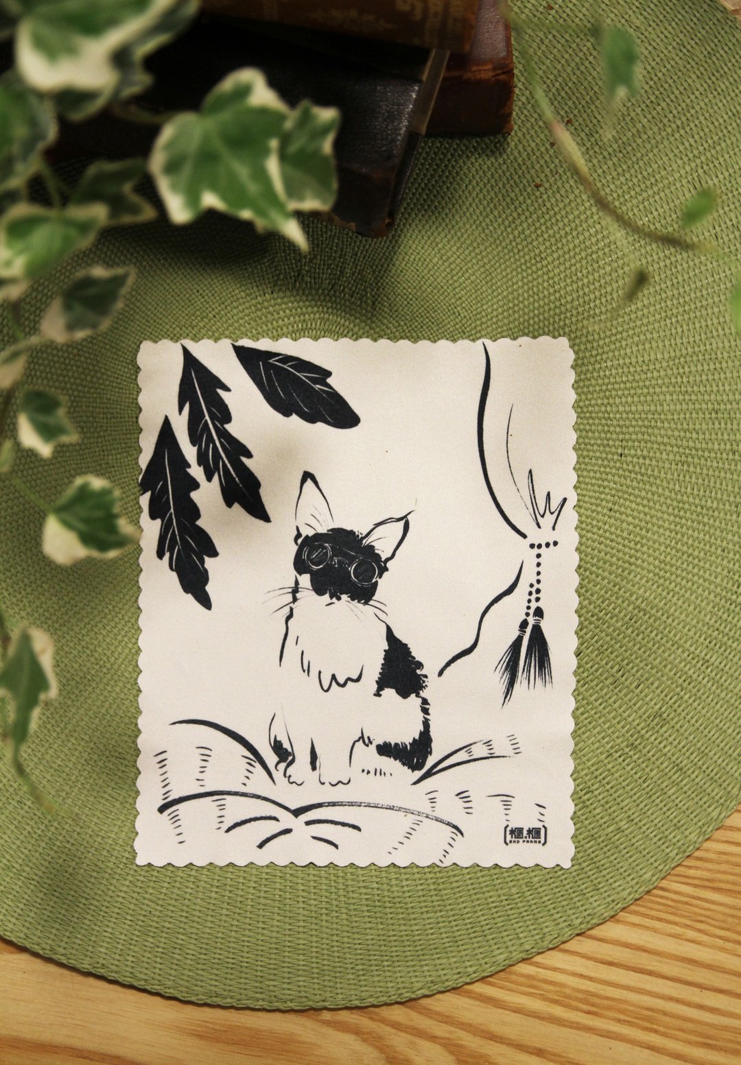 框框极柔插画拭镜布/眼镜布/万用擦拭布(四款图案) - 眼镜盒/眼镜布 - 其他人造纤维 白色