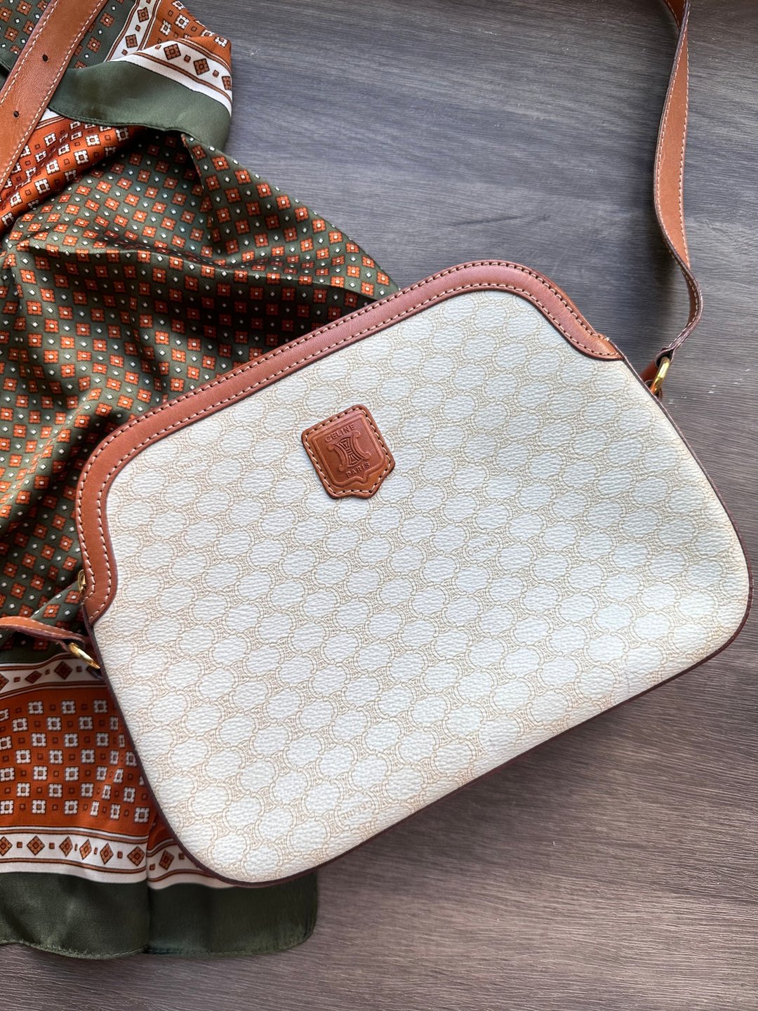 稀有中古包 Vintage Celine 白色老花斜背包 - 侧背包/斜挎包 - 防水材质 