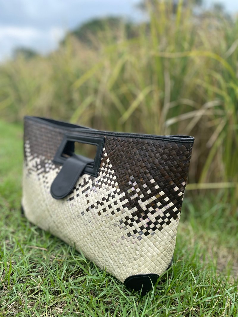 Traditional Thai Wisdom Product: Pandanus Bag - 手提包/手提袋 - 真皮 