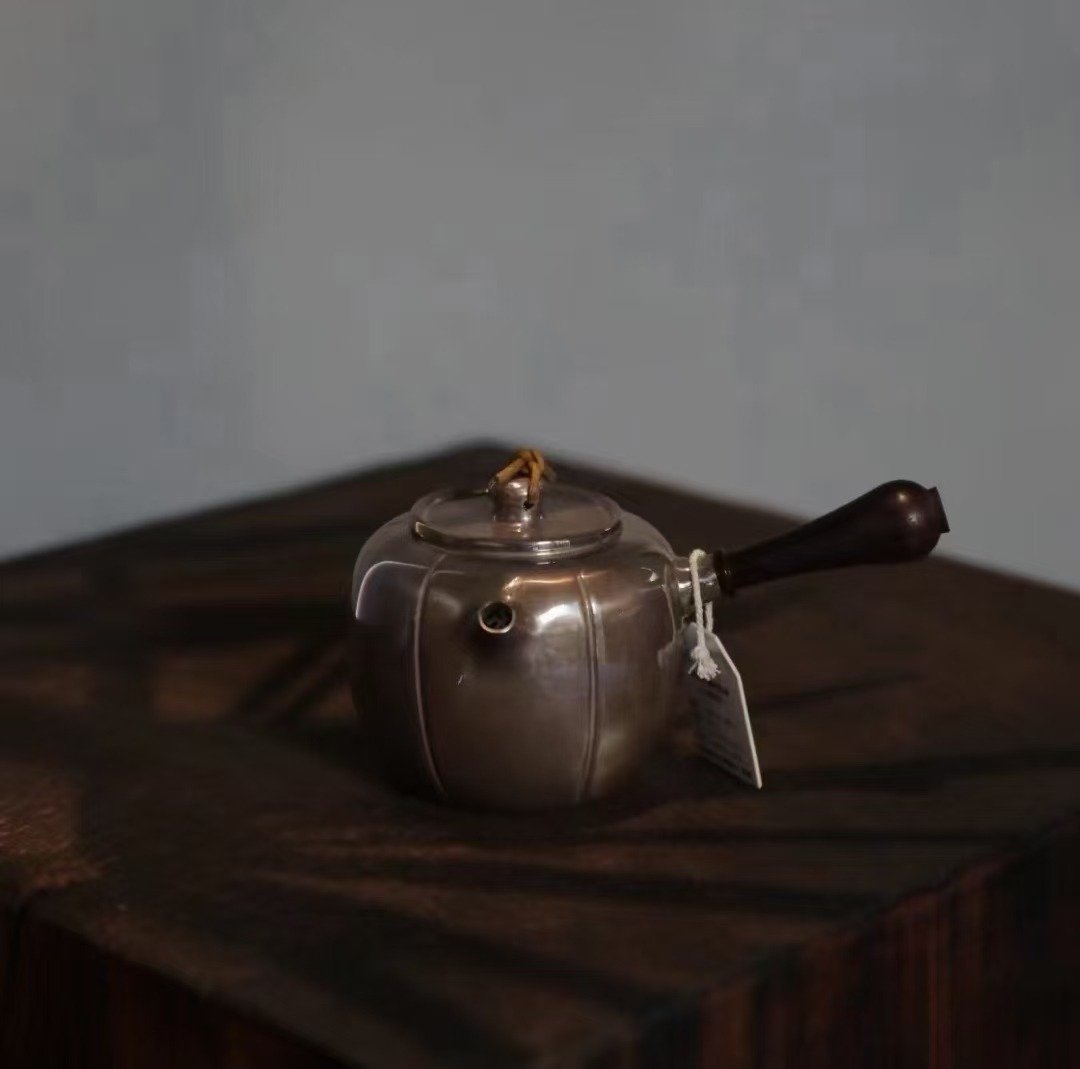 尚帧品 阿古陀侧把纯银急须 银壶纯银9999 纯手工作 280cc - 茶具/茶杯 - 纯银 