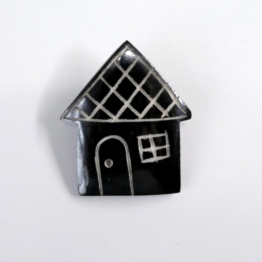 Buffalo Bone Brooch / Houseline Black - 胸针 - 环保材料 