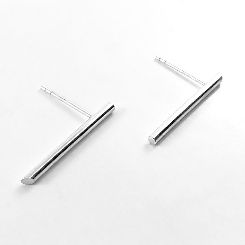 【单边款】- 疯狂几何 | 2.5cm一字斜角圆条(长版)925纯银耳环 - 耳环/耳夹 - 纯银 银色