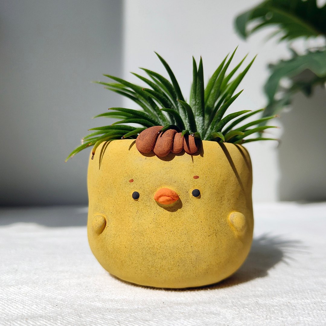 Cute yellow duck planter. Handmade pot with drainage hole. - 花瓶/陶器 - 陶 