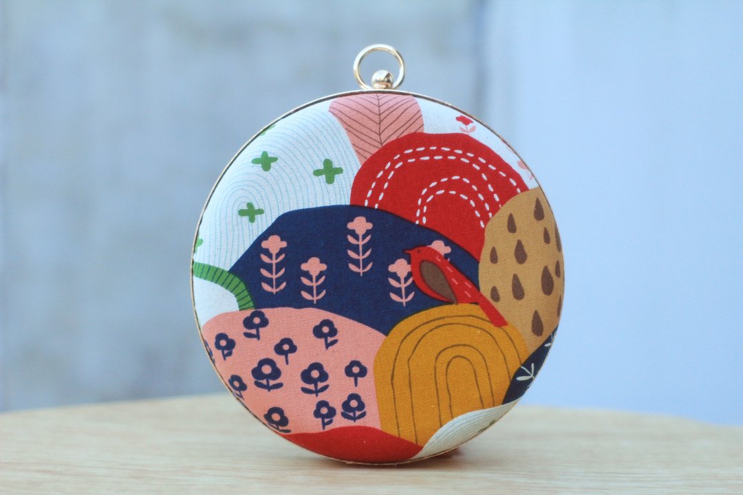 【小瑕疵福利品】惜物特卖 山丘小鸟与花花 口金硬壳包   小圆包 - 侧背包/斜挎包 - 棉 