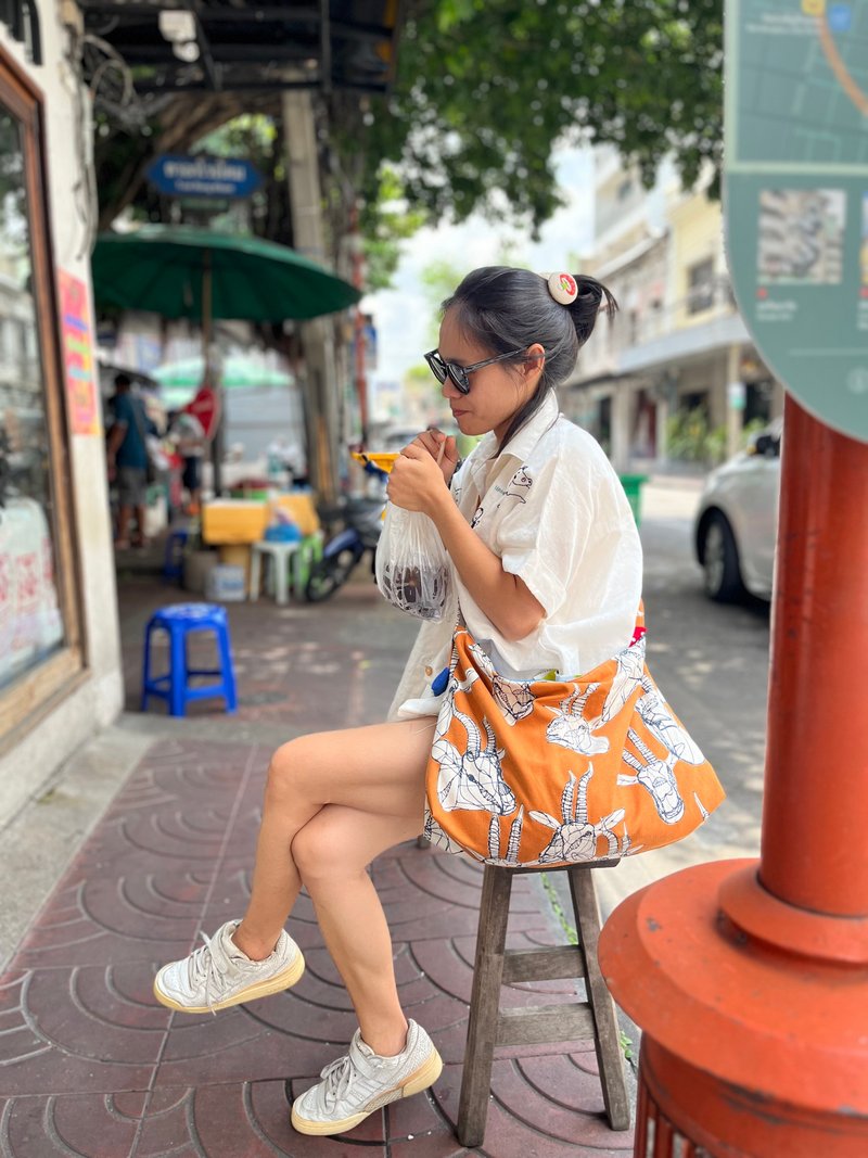 橙色日本亚麻 羚羊印花双面单肩包和可调节肩带 - 侧背包/斜挎包 - 棉．麻 橘色