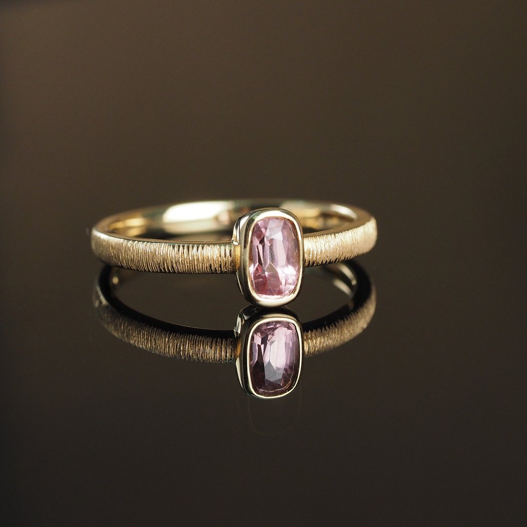18K金粉红色尖晶石戒指 The Pink Spinel Matte Ring - 戒指 - 贵金属 