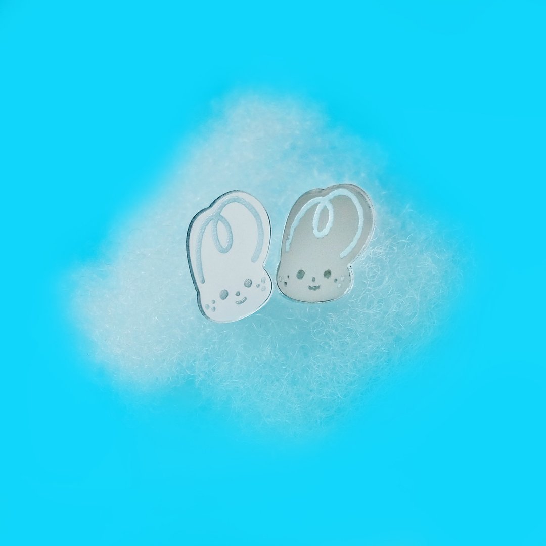 【礼物】Shuku Hop-Ful Earrings | 兔子耳环 | 镜面压克力 | - 耳环/耳夹 - 压克力 银色