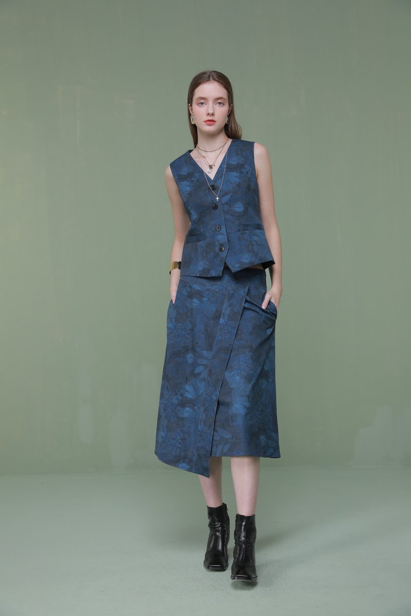 高智感藏青色仿牛仔新中式植物印花单排扣休闲马甲上衣 - 女装休闲/机能外套 - 聚酯纤维 蓝色