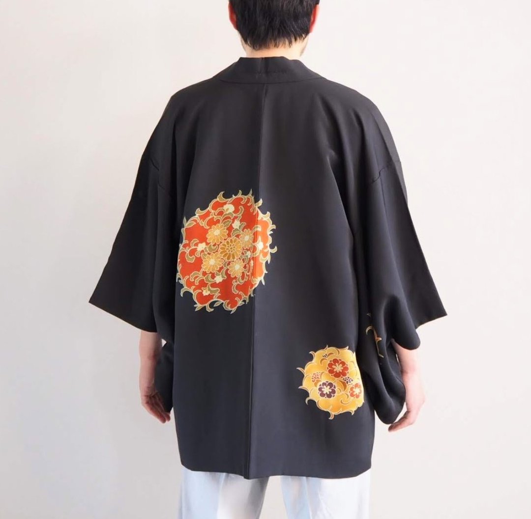 【日本製】柔软真丝黑色羽织和服、日本男式黑色羽织、男女通用 - 女装休闲/机能外套 - 丝．绢 
