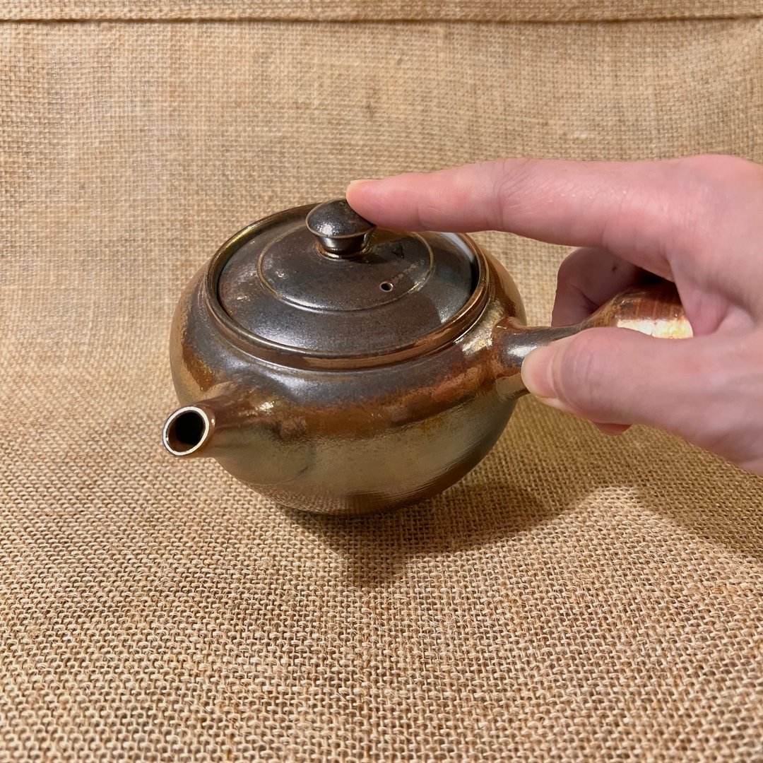 柴烧古铜金彩侧把茶壶 / 柴烧茶具  / 小平凡手作 - 茶具/茶杯 - 陶 