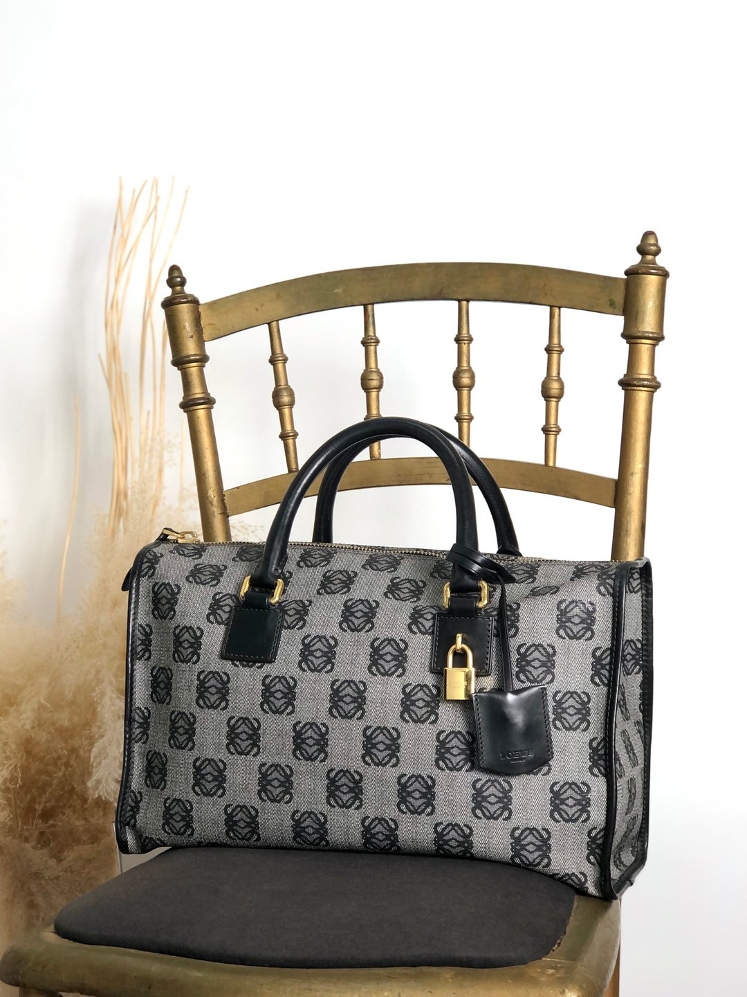 【VintageShop solo 日本直送中古包专卖店】LOEWE 罗威 灰色 Anagram PVC 皮革迷你波士顿包 vintage - 手提包/手提袋 - 防水材质 灰色