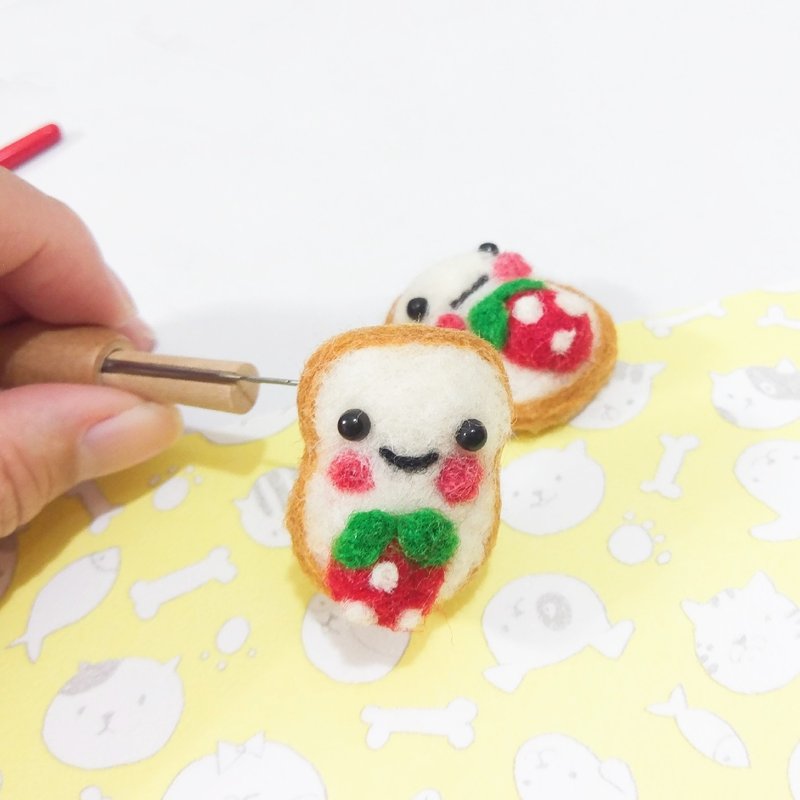 相亲相爱草莓土司羊毛毡/拇指羊毛毡/订制手工送礼纪念情人节送礼 - 玩偶/公仔 - 羊毛 粉红色