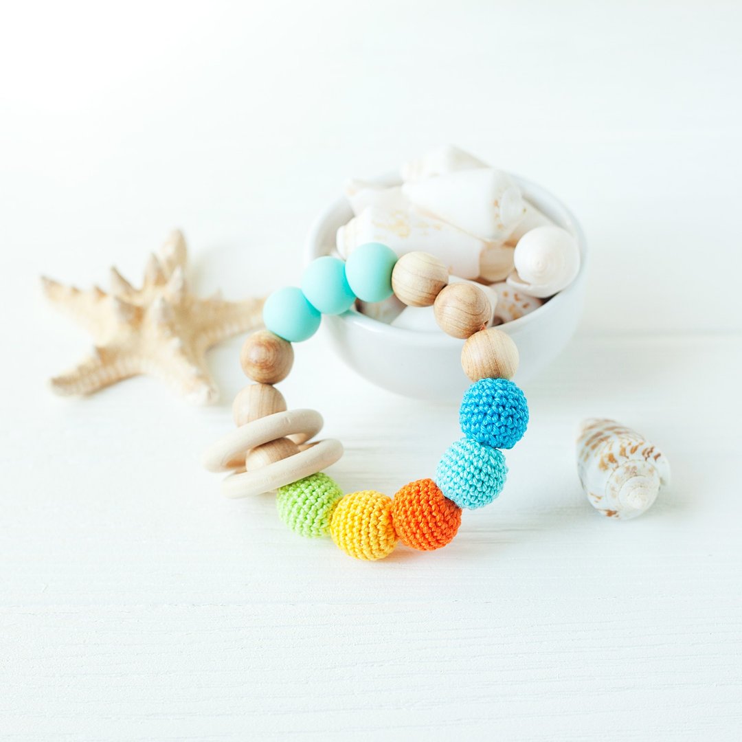 Bright Orange Blue Rattle - Wooden & Silicone Teething Ring Toy - Baby Teether - 满月礼盒 - 木头 多色