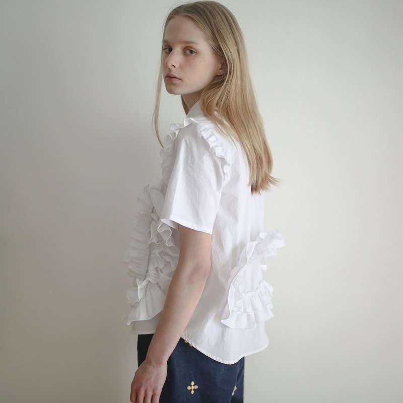 白色缀花衬衫  - imakokoni - 女装衬衫 - 棉．麻 卡其色